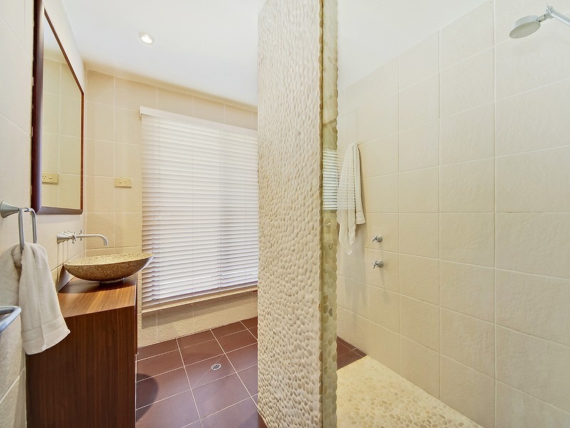 7 Tain Court, Sorrento QLD 4217