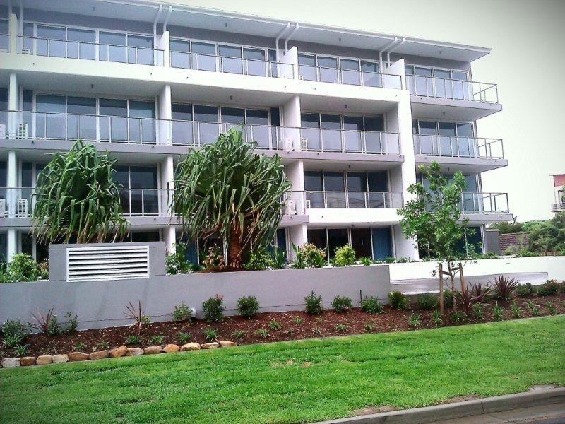 210/33-37 Cove 35 Madang Cres, Runaway Bay QLD 4216