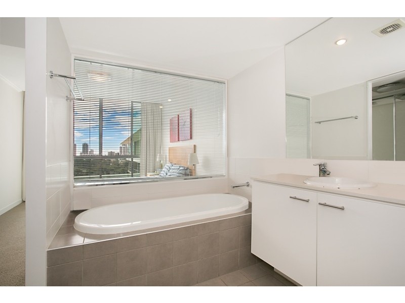 2906 ‘Freshwater Point’ 33 T.E.Peters Drive, Broadbeach Waters QLD 4218