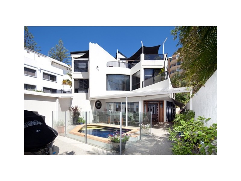 2/8 First Avenue, Broadbeach QLD 4218