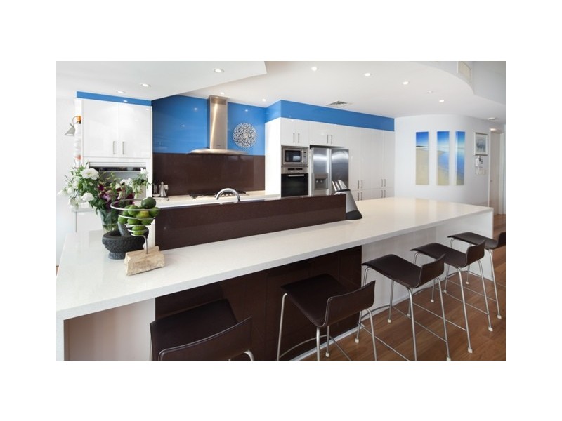 2/8 First Avenue, Broadbeach QLD 4218