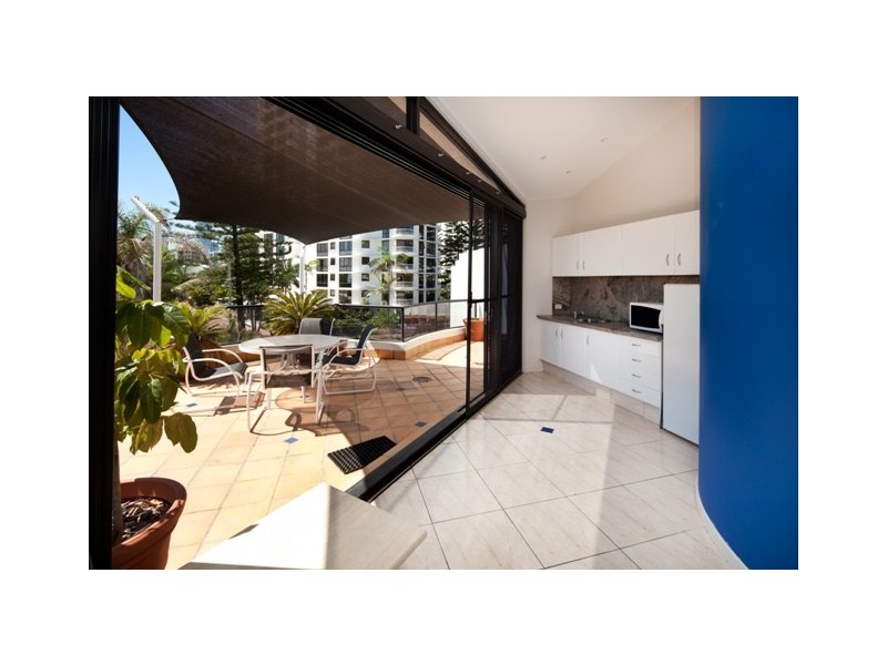 2/8 First Avenue, Broadbeach QLD 4218