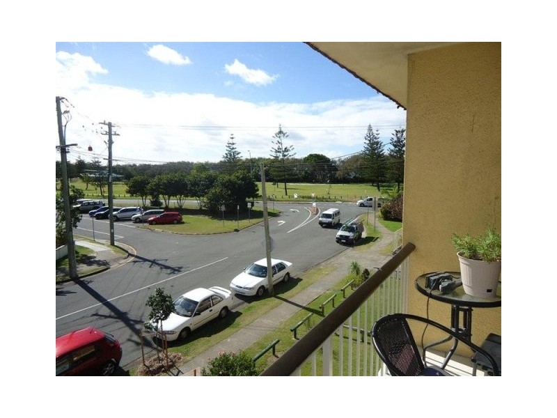 4 ‘Oceanis’ 4 Alexander Avenue, Broadbeach QLD 4218