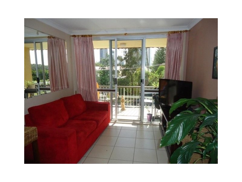 4 ‘Oceanis’ 4 Alexander Avenue, Broadbeach QLD 4218