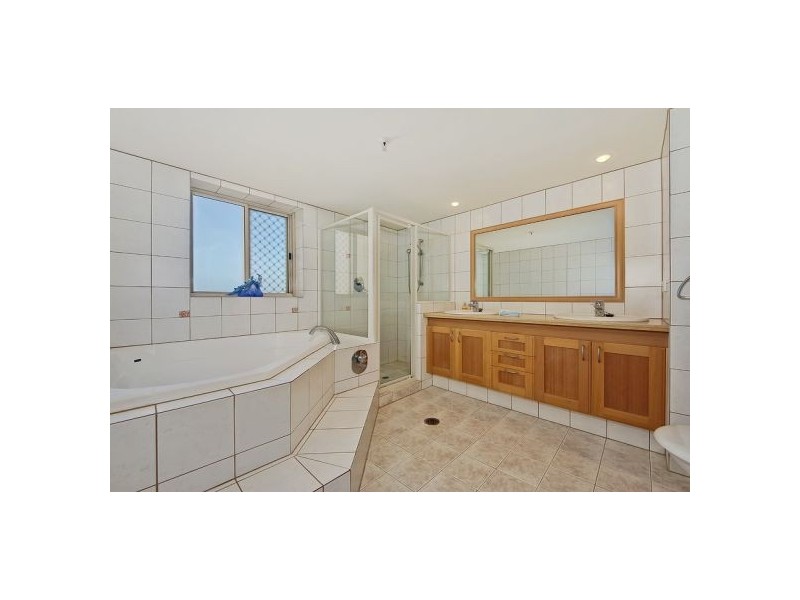 43 ‘Oceana on Broadbeach’ 100 Old Burleigh Road, Broadbeach QLD 4218