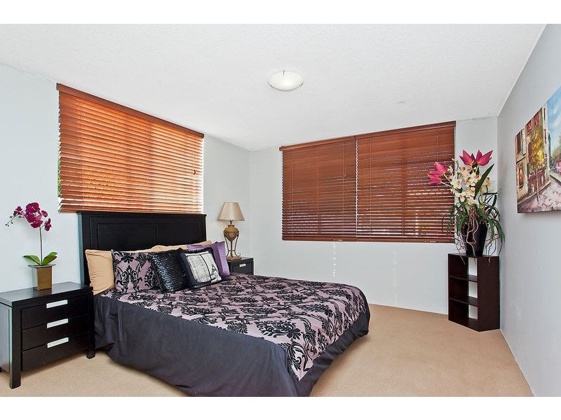 4 ‘Warrego Lodge’ 22 Mary Avenue, Broadbeach QLD 4218
