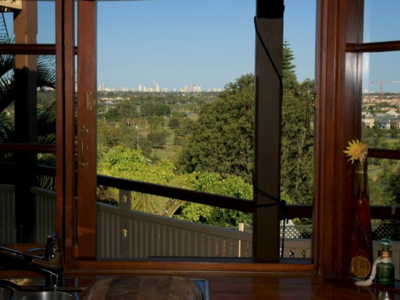 27 Amethyst Ct, Carrara QLD 4211