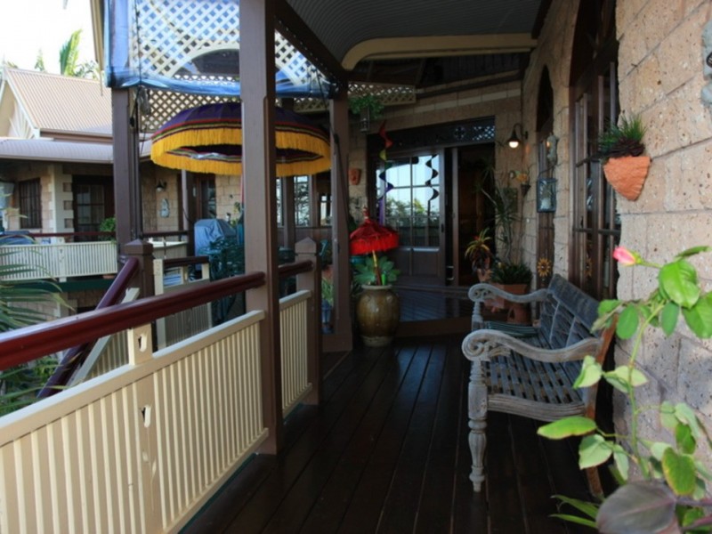 27 Amethyst Ct, Carrara QLD 4211