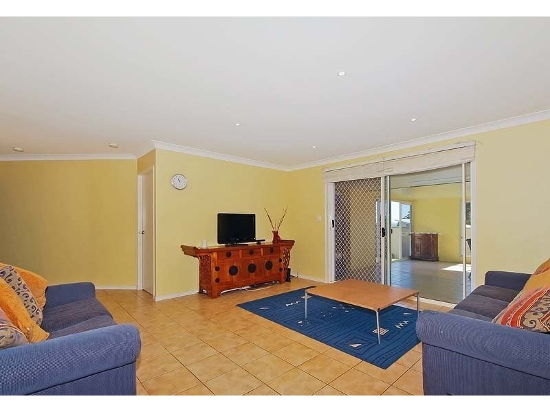 12 Zane Street, Molendinar QLD 4214