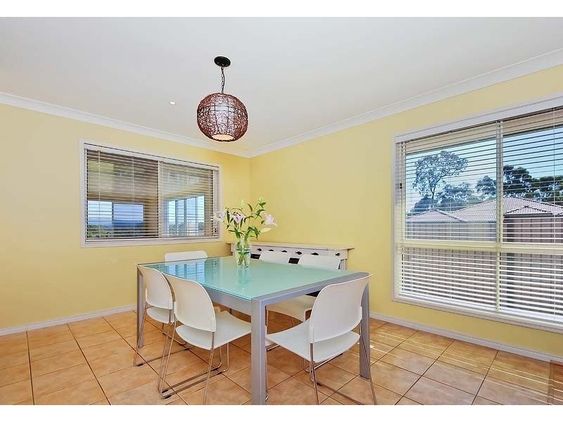 12 Zane Street, Molendinar QLD 4214