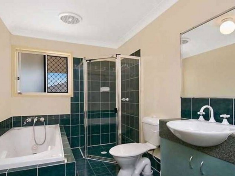 65 Zane Street, Molendinar QLD 4214