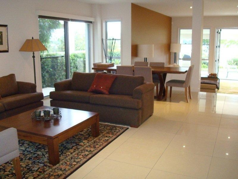 7005A Vista Drive, Benowa QLD 4217