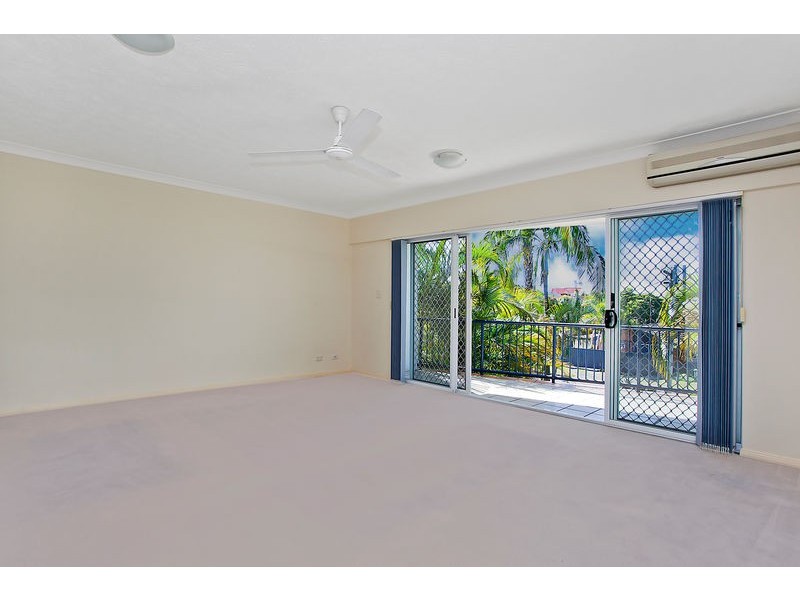 9/30-36 Burra Street, Chevron Island QLD 4217