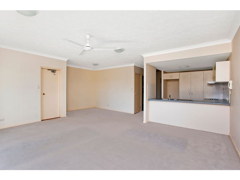 9/30-36 Burra Street, Chevron Island QLD 4217