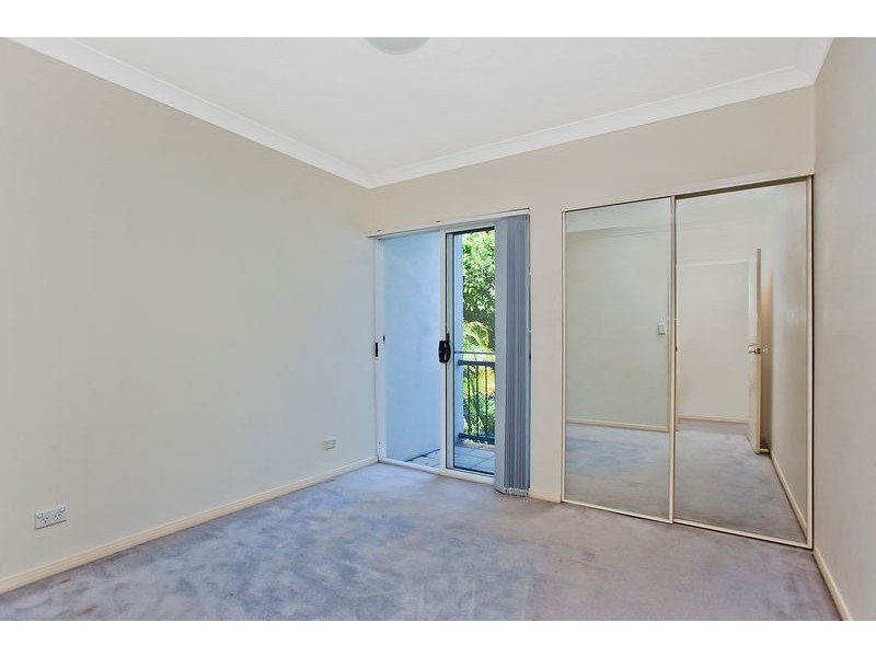 9/30-36 Burra Street, Chevron Island QLD 4217