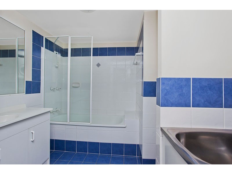 9/30-36 Burra Street, Chevron Island QLD 4217