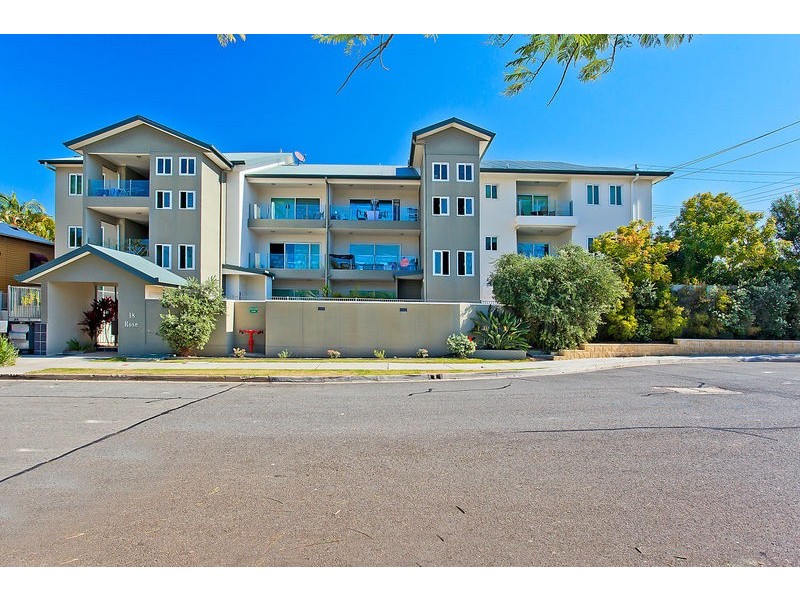 8 ‘Plato Place’ 18-20 Rose Street, Southport QLD 4215
