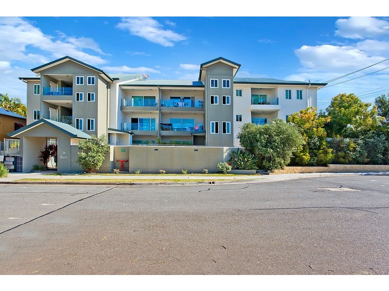 8 ‘Plato Place’ 18-20 Rose Street, Southport QLD 4215