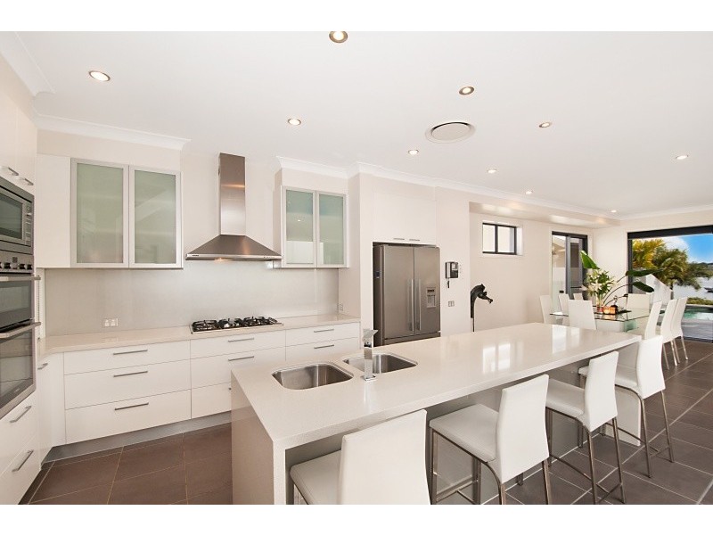 12 River Links Boulevard East, Helensvale QLD 4212