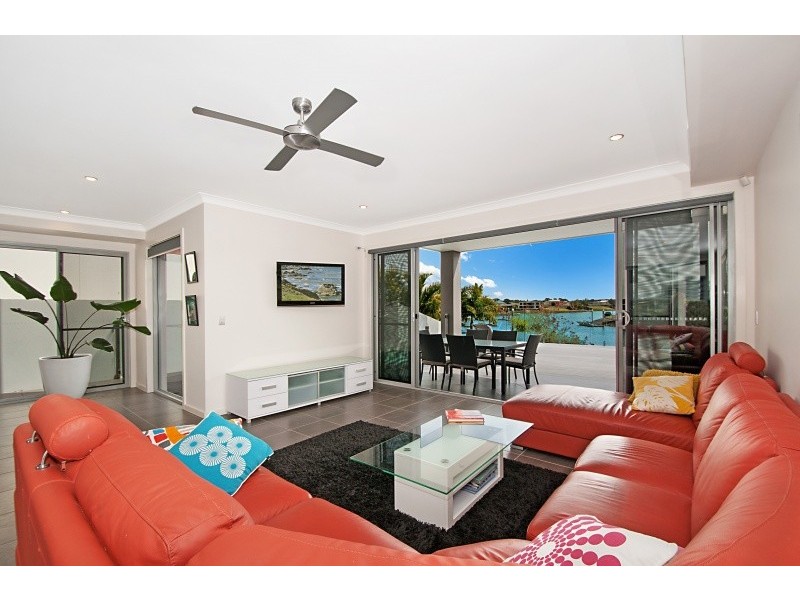 12 River Links Boulevard East, Helensvale QLD 4212