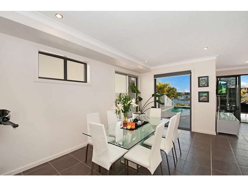 12 River Links Boulevard East, Helensvale QLD 4212