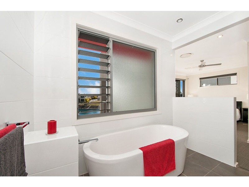 12 River Links Boulevard East, Helensvale QLD 4212