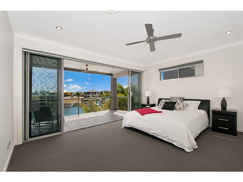 12 River Links Boulevard East, Helensvale QLD 4212