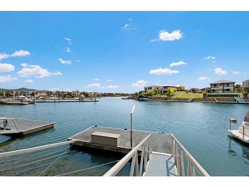 12 River Links Boulevard East, Helensvale QLD 4212