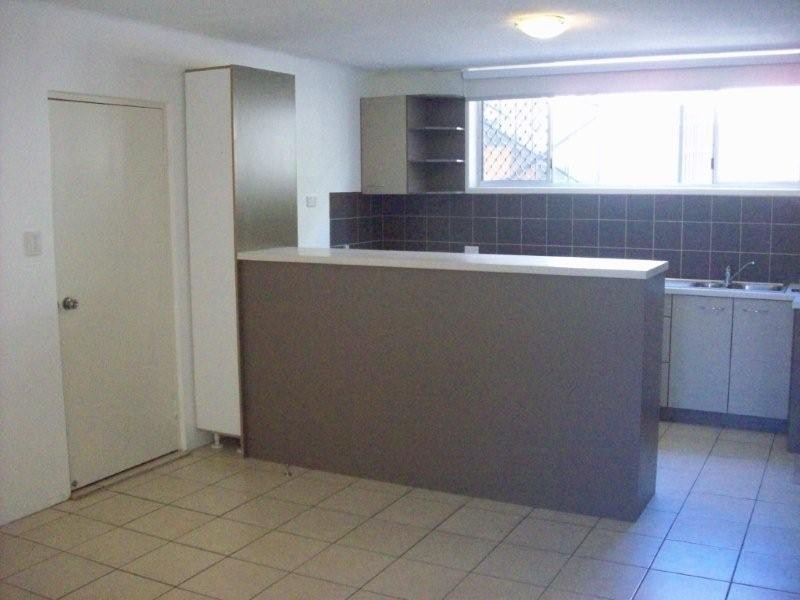 3/4 Alexandra Avenue, Broadbeach QLD 4218