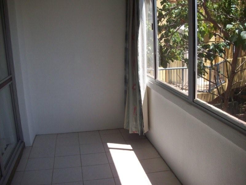 3/4 Alexandra Avenue, Broadbeach QLD 4218