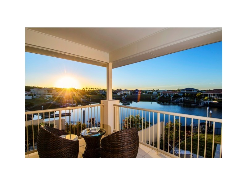 2236 Glengallon Way, Hope Island QLD 4212