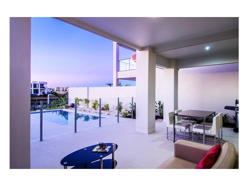 2236 Glengallon Way, Hope Island QLD 4212