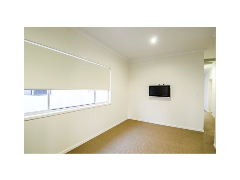 2236 Glengallon Way, Hope Island QLD 4212