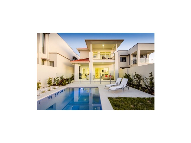 2236 Glengallon Way, Hope Island QLD 4212