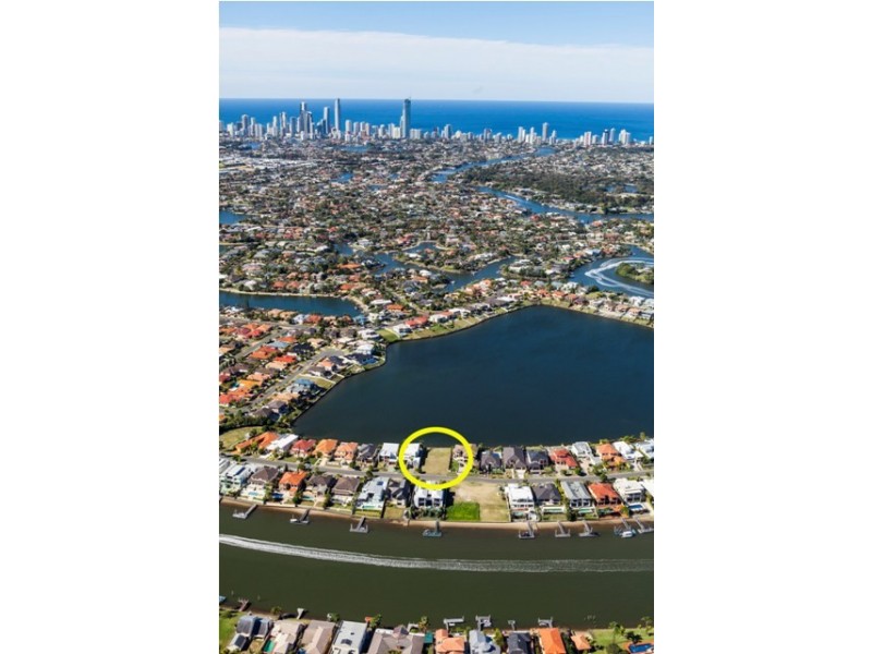 88 Sir Bruce Small Blvd, Benowa Waters QLD 4217