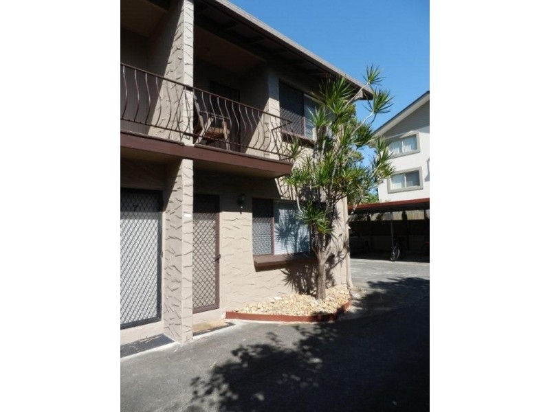 8/188 High Street, Southport QLD 4215