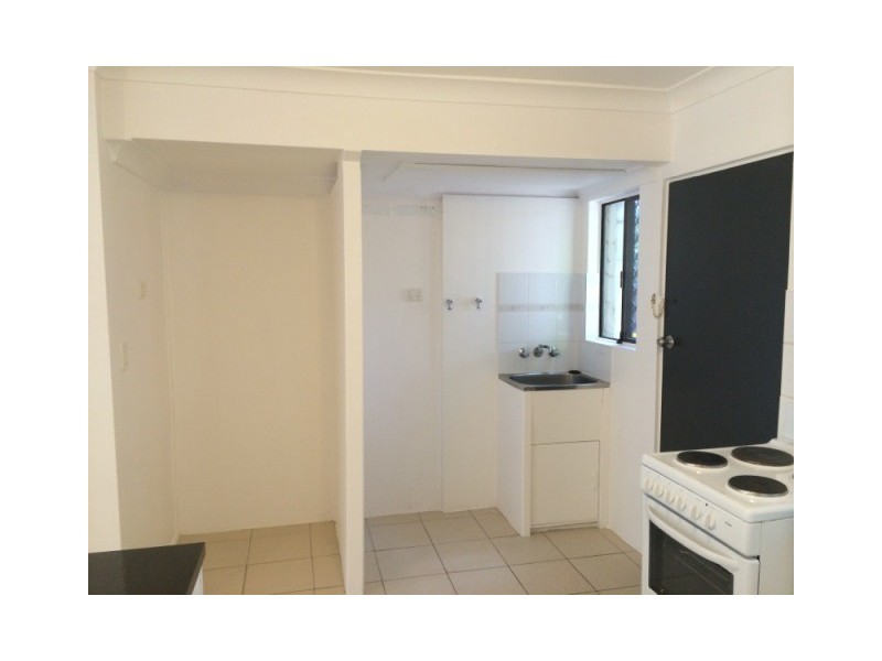 8/188 High Street, Southport QLD 4215