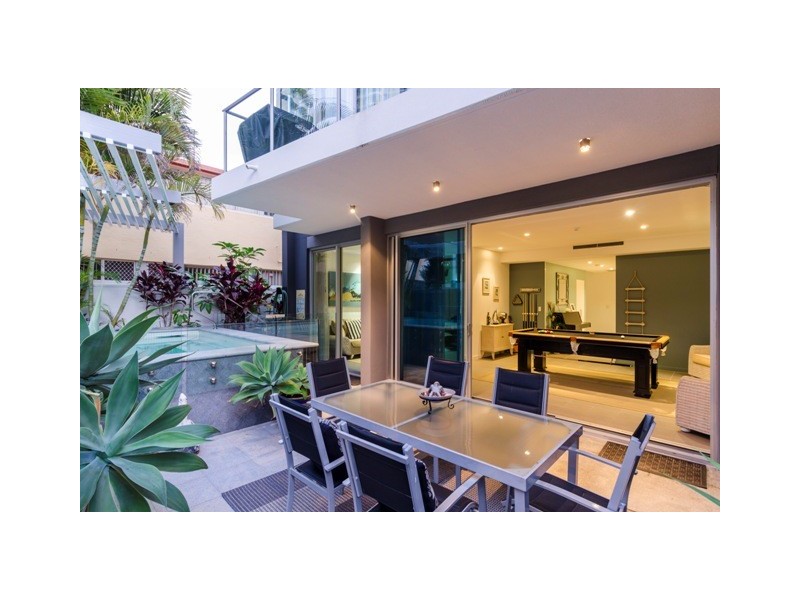 21 Vista Street, Surfers Paradise QLD 4217