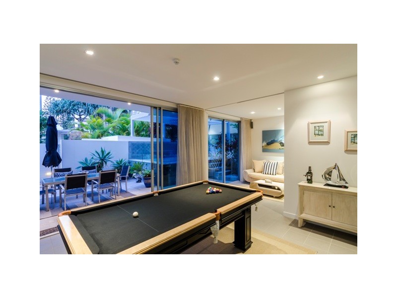 21 Vista Street, Surfers Paradise QLD 4217