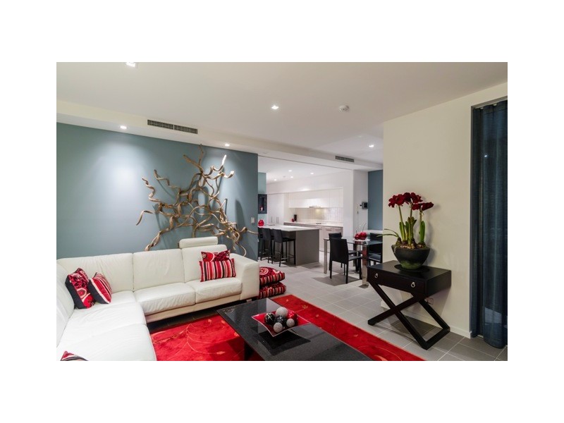 21 Vista Street, Surfers Paradise QLD 4217