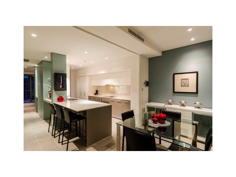 21 Vista Street, Surfers Paradise QLD 4217