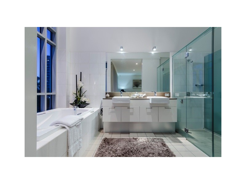 21 Vista Street, Surfers Paradise QLD 4217