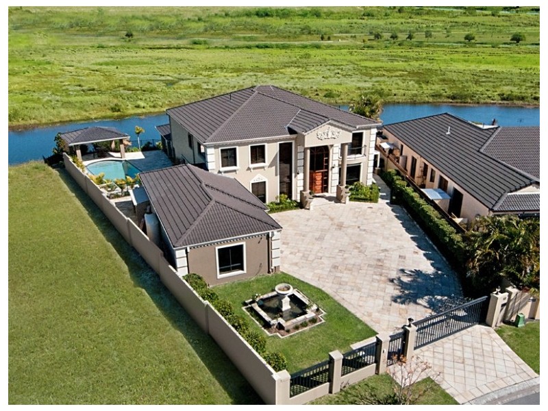 68 Peach Drive, Robina QLD 4226