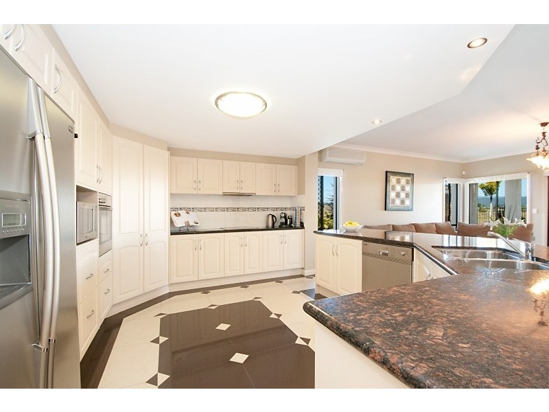 68 Peach Drive, Robina QLD 4226