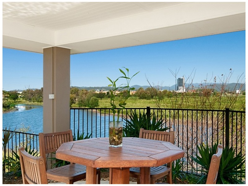 68 Peach Drive, Robina QLD 4226