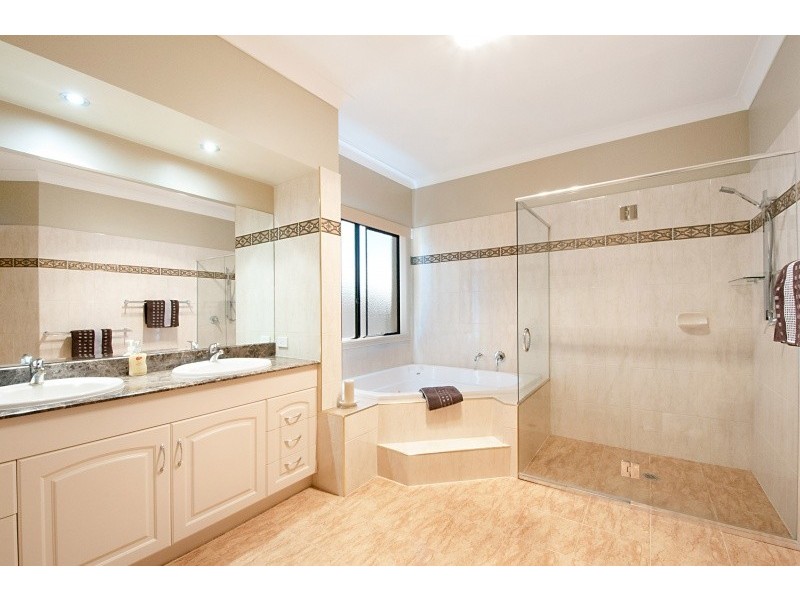 68 Peach Drive, Robina QLD 4226