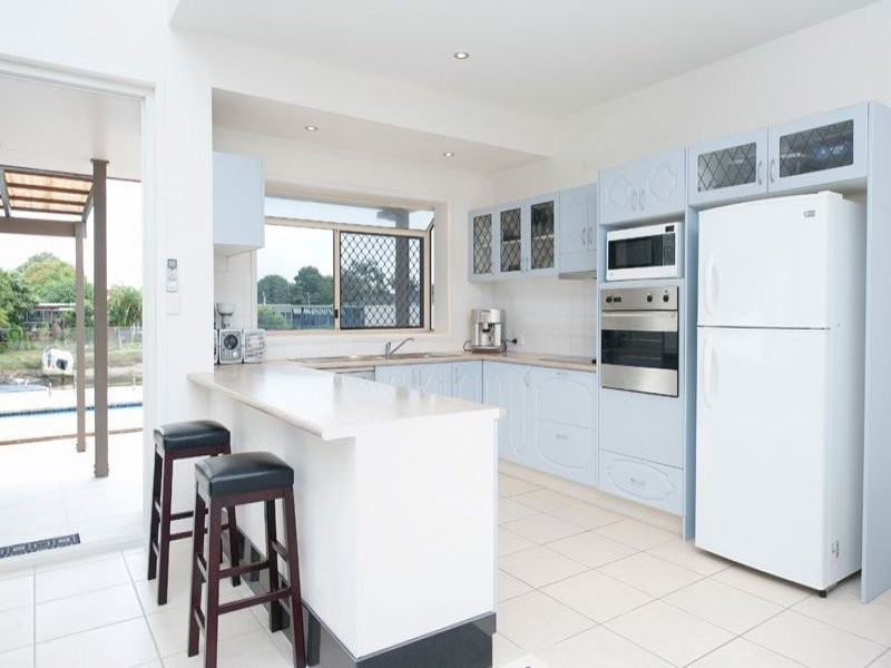 23 Lakeside Avenue, Broadbeach Waters QLD 4218