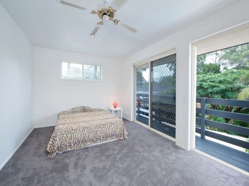 23 Lakeside Avenue, Broadbeach Waters QLD 4218