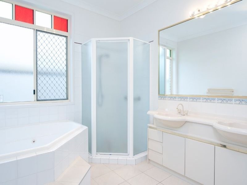 23 Lakeside Avenue, Broadbeach Waters QLD 4218