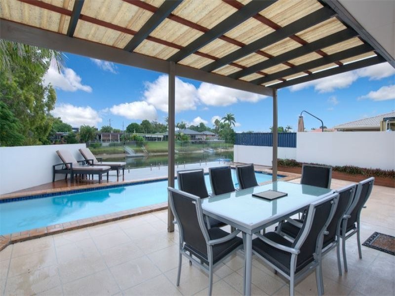 23 Lakeside Avenue, Broadbeach Waters QLD 4218